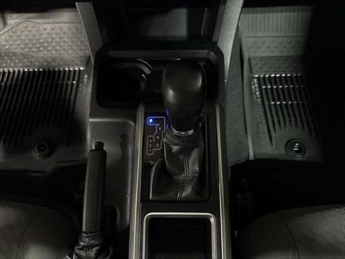 Certified 2023 Toyota Tacoma SR5 AWD/4WD image 32