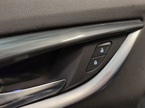 Used 2023 Buick Enclave Essence AWD/4WD image 14