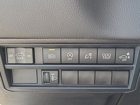 Certified 2025 Toyota Tundra Limited image 25