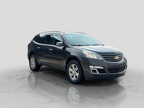 Used 2017 Chevrolet Traverse LT FWD image 8