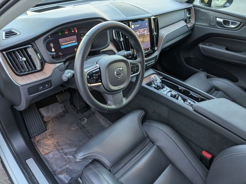 Certified 2024 Volvo XC60 T8 Ultimate w/ Protection Package Premier image 14
