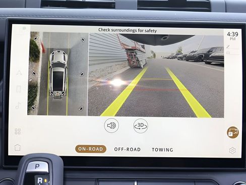 New 2026 Land Rover Defender 130 X-Dynamic SE image 24