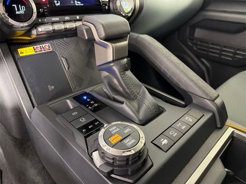 Used 2025 Toyota Tacoma Trailhunter image 31