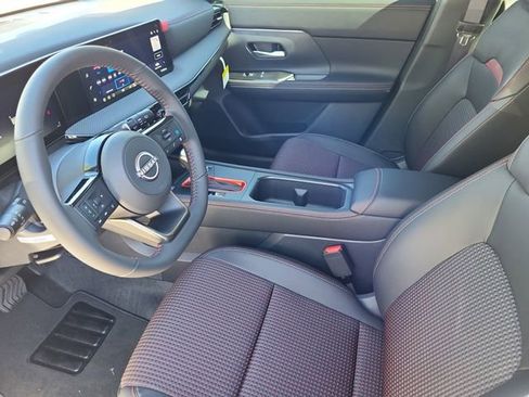 New 2026 Nissan Kicks SR w/ Cold Weather Package image 7