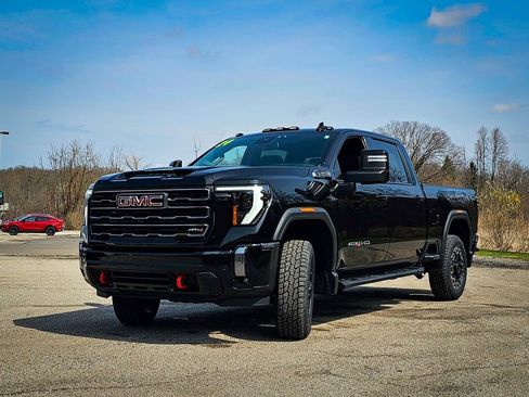 Certified 2024 GMC Sierra 2500 AT4 w/ AT4 Preferred Package AWD/4WD image 8