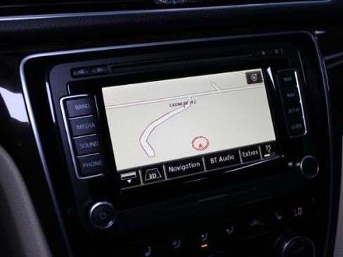 Used 2014 Volkswagen Passat TDI SEL Premium FWD image 15