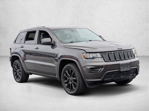 Used 2021 Jeep Grand Cherokee Laredo X AWD/4WD image 4