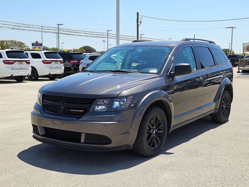 Used 2020 Dodge Journey SE w/ SE Popular Equipment Group FWD image 7