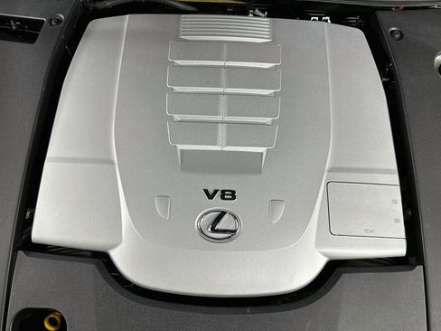 Used 2015 Lexus LS 460 w/ Comfort Package RWD image 35