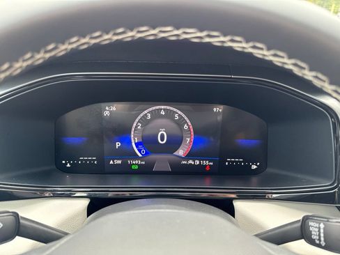 Certified 2025 Volkswagen Taos S FWD image 16