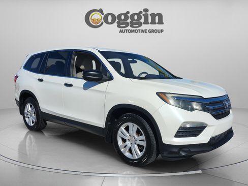 Used 2017 Honda Pilot LX image 8