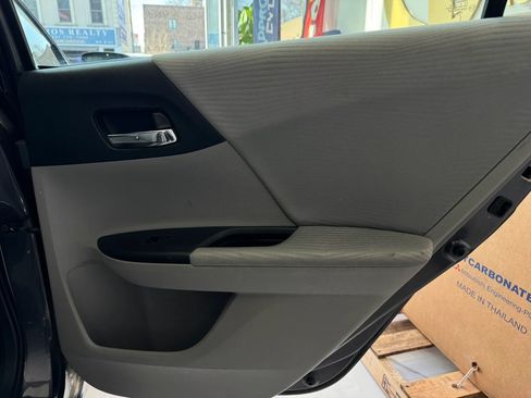 Used 2015 Honda Accord LX image 25