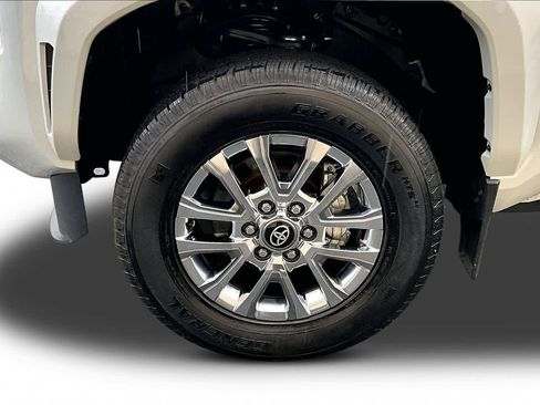 Certified 2025 Toyota Tacoma Limited AWD/4WD image 11