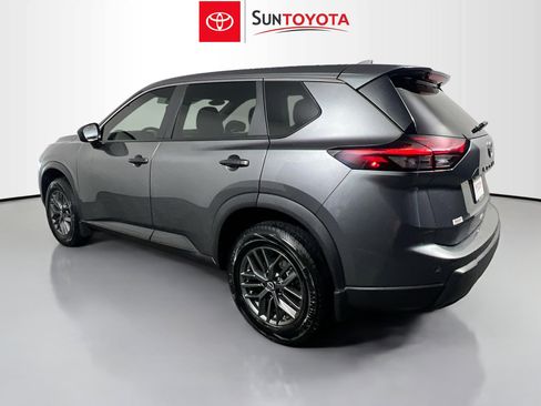 Used 2024 Nissan Rogue S FWD image 6