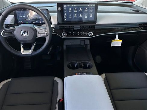 Used 2025 Honda Prologue Touring image 16