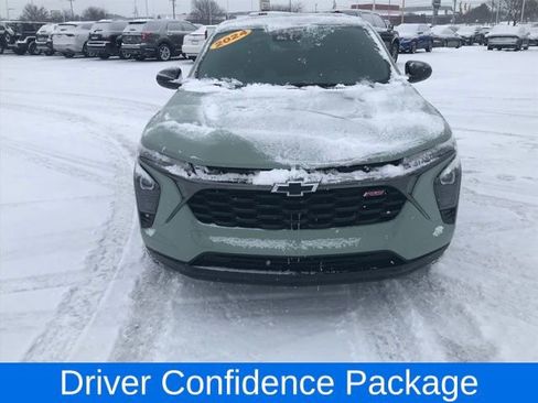 Certified 2024 Chevrolet Trax RS w/ Sunroof Package image 2