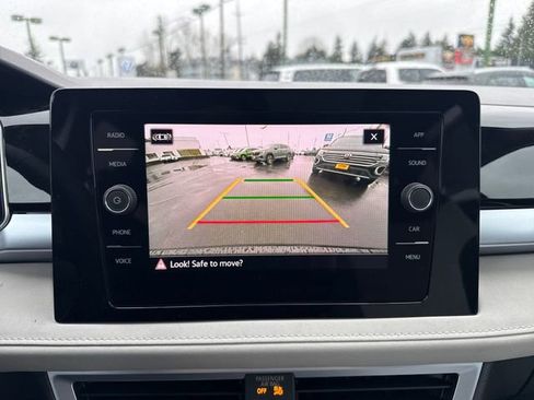 New 2026 Volkswagen Taos SE image 29