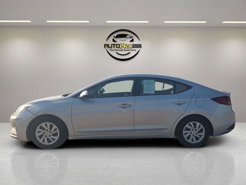 Used 2019 Hyundai Elantra SE image 4
