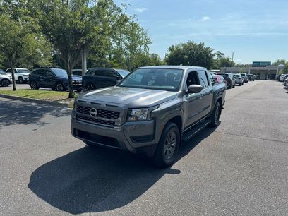 Used 2025 Nissan Frontier SV w/ Tow Package