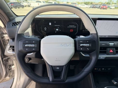 Certified 2025 Kia K4 GT-Line w/ GT-Line Sunroof Package FWD image 31