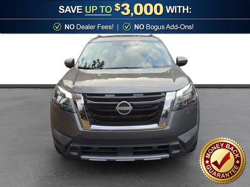 Used 2025 Nissan Pathfinder SL image 11