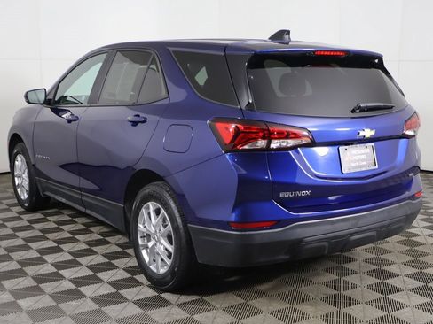 Used 2022 Chevrolet Equinox LS w/ LS Convenience Package image 6