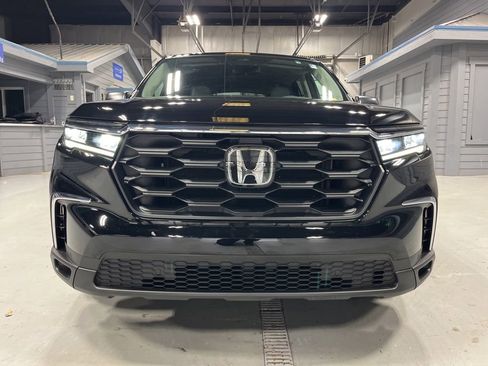 Used 2023 Honda Pilot LX image 4