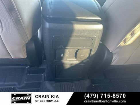 Used 2023 Ford Explorer XLT RWD image 28