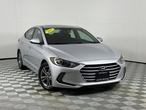 Used 2017 Hyundai Elantra Value Edition w/ Cargo Package FWD image 2