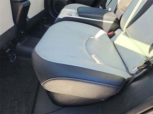 Used 2017 Toyota Prius Prime Advanced w/ Carpet Mat Package image 23