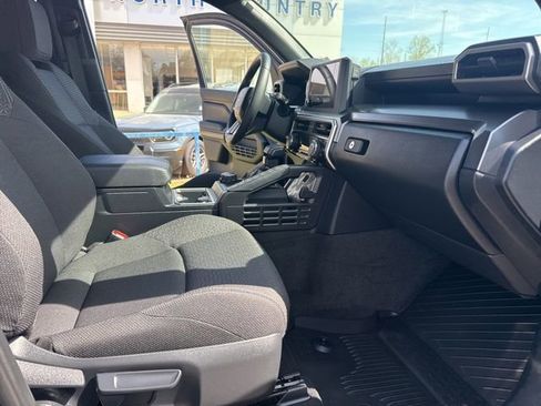Used 2025 Toyota 4Runner SR5 AWD/4WD image 20