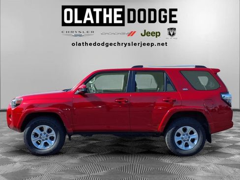 Used 2024 Toyota 4Runner SR5 AWD/4WD image 27