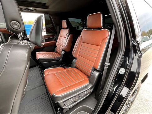 Used 2023 GMC Yukon Denali Ultimate image 17