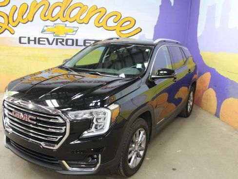 Used 2023 GMC Terrain SLT w/ LPO, Floor Liner Package AWD/4WD image 7