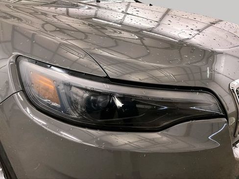 Used 2020 Jeep Cherokee Latitude Plus w/ Cold Weather Group AWD/4WD image 27