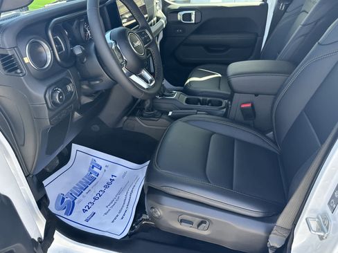 New 2024 Jeep Wrangler Unlimited Sahara w/ Safety Group image 19