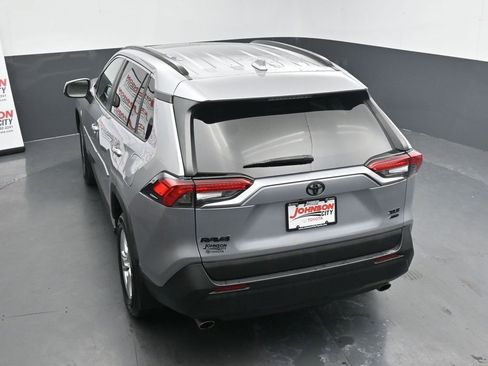 Used 2020 Toyota RAV4 XLE image 28