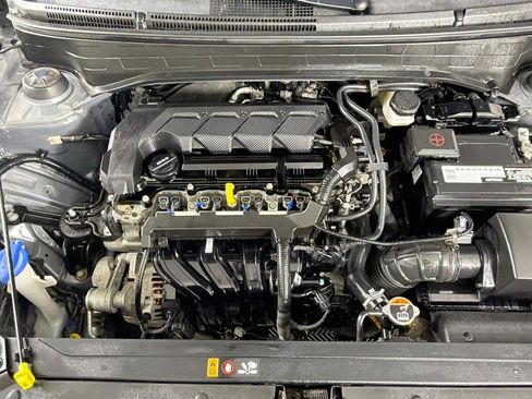 Used 2020 Hyundai Venue SEL FWD image 31