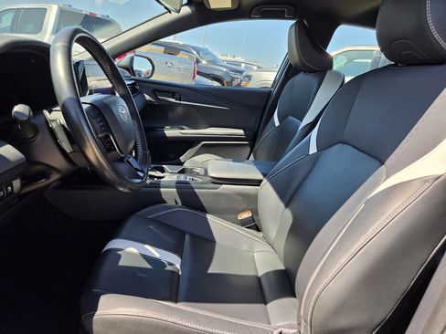 Used 2025 Toyota Camry SE FWD image 27