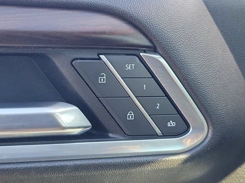 Used 2025 GMC Sierra 1500 SLT AWD/4WD image 19