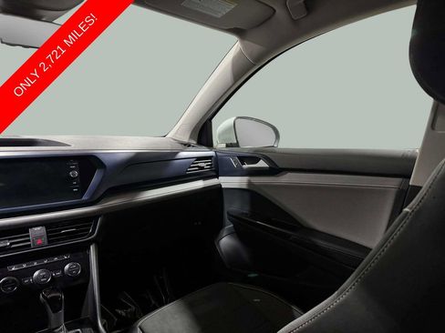 Used 2024 Volkswagen Taos SE AWD/4WD image 18
