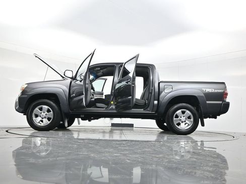 Used 2015 Toyota Tacoma 4x4 Double Cab image 56