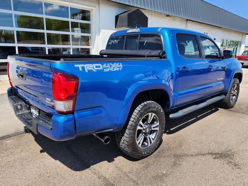 Used 2016 Toyota Tacoma TRD Sport w/ Towing Package AWD/4WD image 8