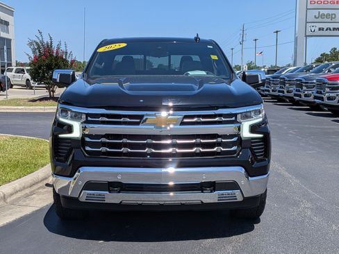 Used 2025 Chevrolet Silverado 1500 LTZ w/ LTZ Premium Package AWD/4WD image 2