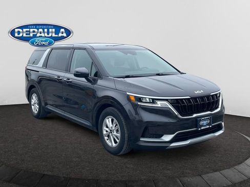 Used 2023 Kia Carnival LX image 9