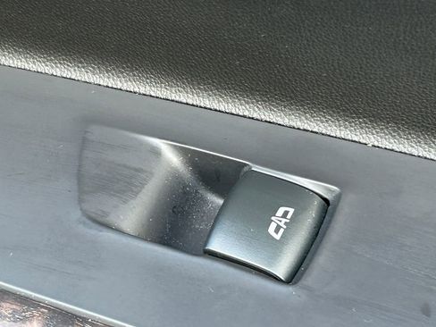 Used 2022 GMC Acadia Denali w/ Denali Ultimate Package image 40