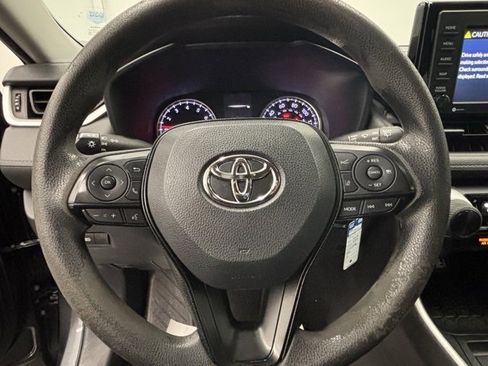 Used 2021 Toyota RAV4 LE image 16