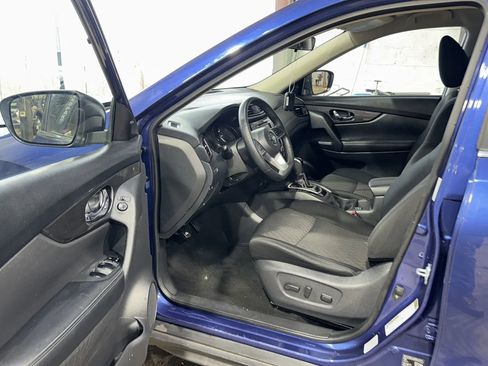 Used 2019 Nissan Rogue SV FWD image 23