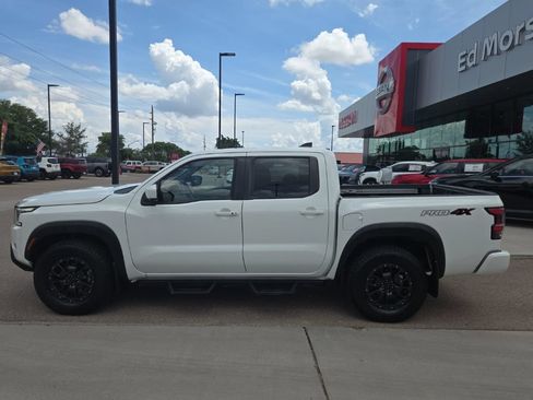 Used 2022 Nissan Frontier PRO-4X w/ Pro-4X Premium Package AWD/4WD image 8