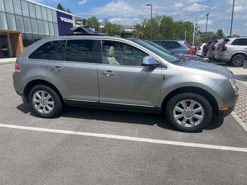 Used 2008 Lincoln MKX AWD image 4